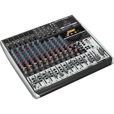 Mezcladora premium análoga, 18 entradas y 3/2 buses, ruido ultra bajo y alto headroom, 6 preamplificadores Xenyx de vanguardia con alimentación phantom, 6 compresores de grado de estudio con de una sola perilla y LED de control, procesador FX Klark Teknik de alta calidad con display LCD
