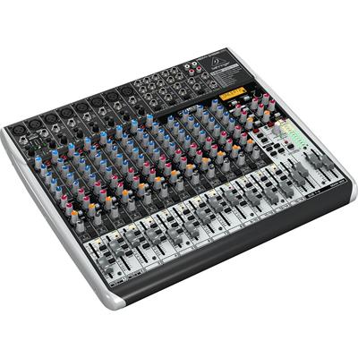 Mezcladora premium análoga, 22 entradas y 2/2 buses, ruido ultra bajo y alto headroom, 8 preamplificadores Xenyx de vanguardia con alimentación phantom, 8 compresores de grado de estudio con de una sola perilla y LED de control, procesador FX Klark Teknik de alta calidad con display LCD
