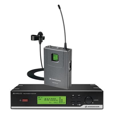 Casi invisible. El XS WIRELESS Presentation Set es un paquete todo en uno y el socio perfecto para que tus presentaciones produzcan una gran impresión entre los asistentes.
Su micrófono de solapa profesional ME 2-2 se ajusta fácilmente a la ropa y le asegura una poderosa transmisión de sonido… para una audiencia entusiasta.