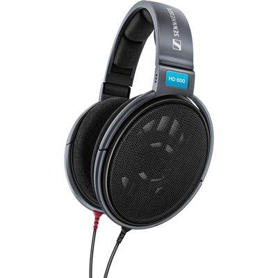 HD 600
Estos audífonos están diseñados especialmente para el verdadero audiófilo. Gracias al diseño circumaural abierto, a los imanes optimizados por computadora y a los cables de aluminio en espiral especiales para voz no podrás encontrar un sonido estéreo más claro y nítido en ningún otro lado.
