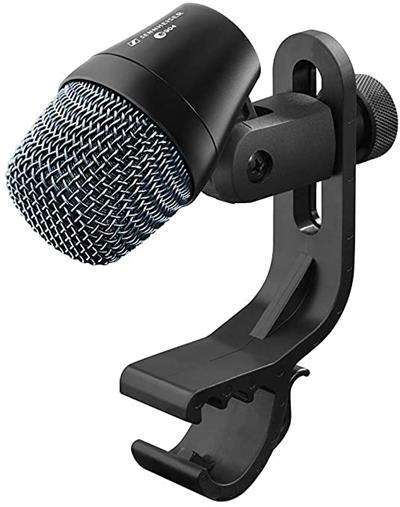 Este micrófono dinámico y cardioide para instrumentos está diseñado para tambores y percusiones. Es compacto y tiene un clip para adherirse al aro de los tambores tom y repicadores. Es un excelente perfilador de sonido que se adapta a todos los estilos percutores. Está recubierto de un metal muy resistente.