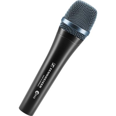 Micrófono dinámico súpercardioide para vocales con un patrón de captación más reducido. Es poderoso y rico en cuanto a detalles, por lo que es la elección ideal cuando las vocales tienen que pasar nítidamente. Capta los sonidos bajos. Su armazón es 100% de metal para que pueda usarse rudamente en el escenario.
