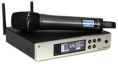 Ahora es mucho más simple, flexible y confiable: la serie 100 se ha convertido en la primera elección tanto para diseñadores de sonido, como para usuarios ocasionales debido a su sencillo concepto de operación y a que el sistema no falla en el sonido en vivo.