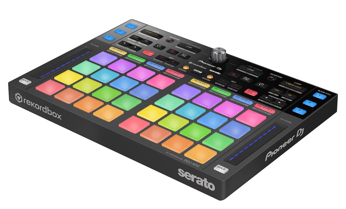 Llega el DDJ-XP2, el nuevo controlador de Pioneer DJ actualizado. Tanto si utilizas rekordbox dj como Serato DJ Pro, ahora puedes aprovechar al máximo las nuevas funciones de las últimas versiones de ambas aplicaciones DJ. El DDJ-XP2