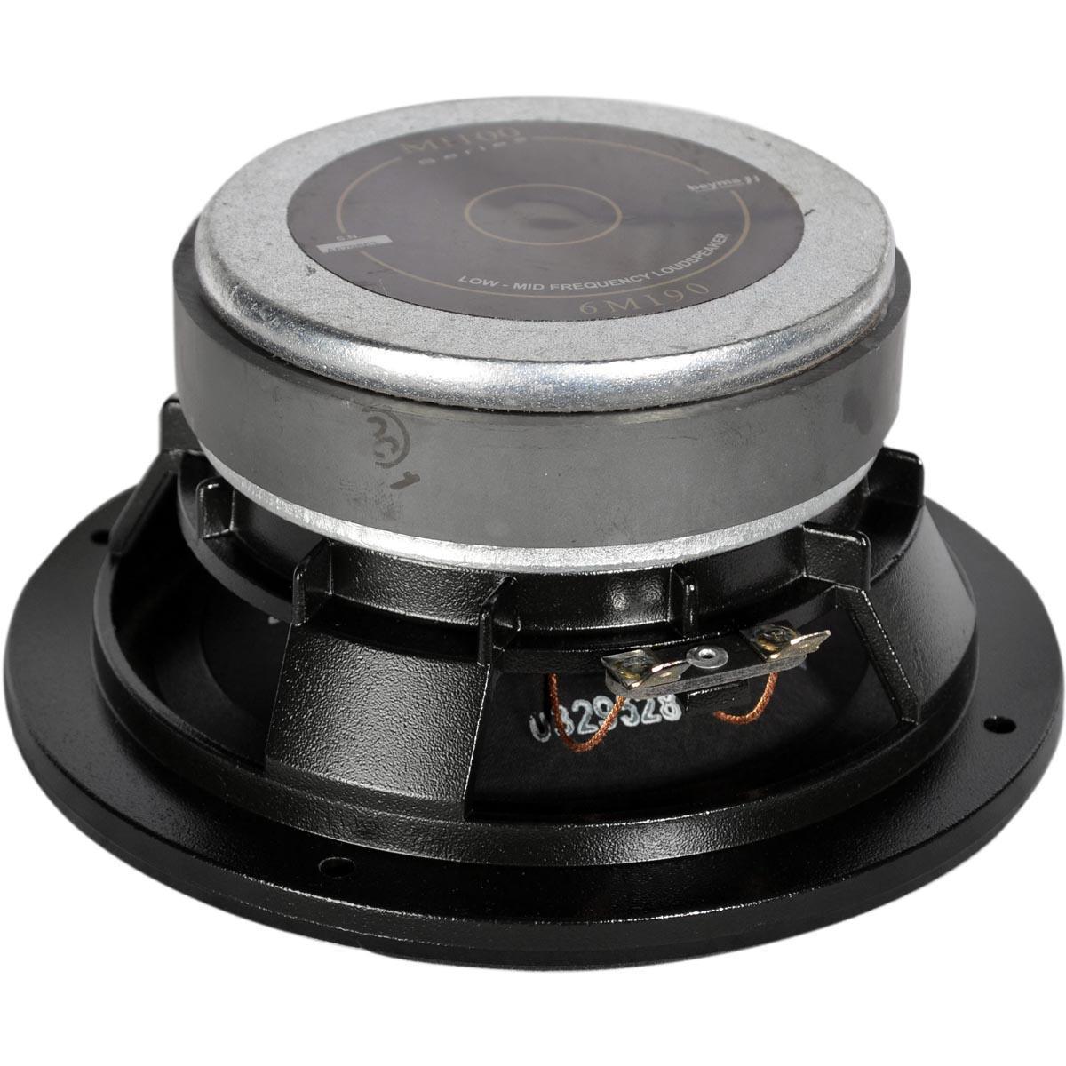 Bocina de 6.5" pulgadas, impedancia: 8 ohms, potencia AES: 125 watts, potencia programa: 250 watts, sensibilidad: 98 dB, rango de frecuencia: 150 - 8,000 Hz, bobina móvil: 1.5" pulgadas, peso: 2.2 kg, imán: ferrita.