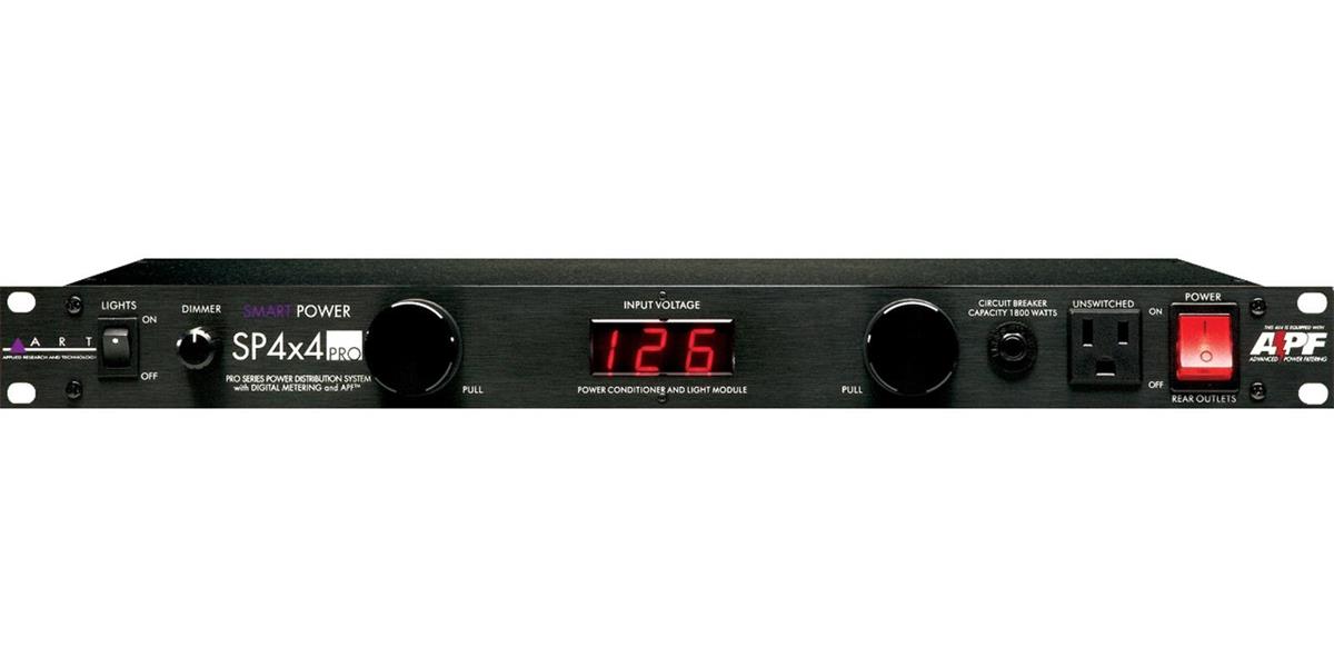 Condicionador ART de corriente, con medidor digital, 4x sistema de distribución de corriente cuádruple con indicador lineal iluminado de fondo, 8 tomas de corriente, 4 tomas de corriente con separación de 32 mm y para cables anchos y otras fuentes de alimentación, protección contra sobre-tensión, filtro de alta frecuencia.