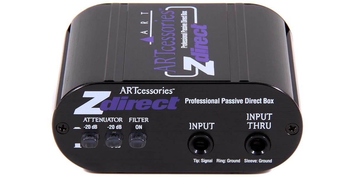 Caja directa pasiva con control de inversor de fase, atenuador y control de tierra, respuesta de frecuencia: 10 Hz – 50 kHz, +/- 5 dB @ +4 dBu, THD: 0.01% típico @ 1 kHz, +18 dBu, <.05% @ 100 Hz, +18 dBu, conectores de entrada: 1/4” TRS desbalanceado, 50 kilo-ohms, conectores de salida: XLR macho, 600 ohms, dimensiones: 44.5 x 107 x 89 mm, peso: 0.34 kg.