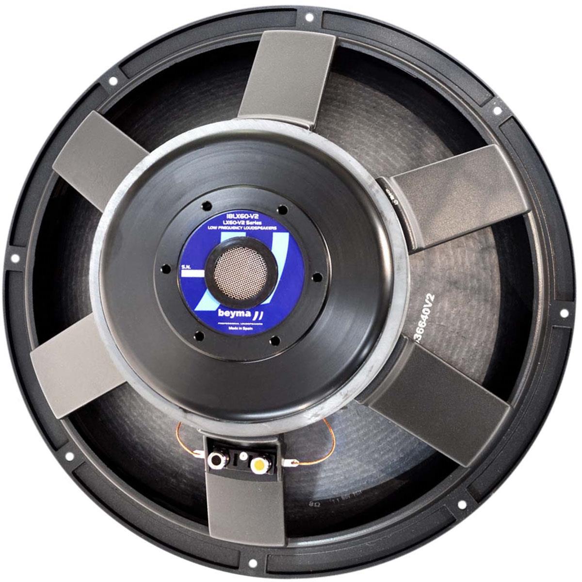 Bocina de 18" pulgadas, impedancia: 8 ohms, potencia AES: 700 watts, potencia programa: 1400 watts, sensibilidad: 98 dB, rango de frecuencia: 25 - 1,000 Hz, bobina móvil: 4" pulgadas, peso: 11.7 kg´, imán: ferrita, tecnología MMSS.