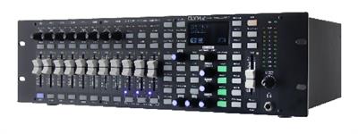 8 entradas de micrófono con control Trim dedicado
14 entradas de Línea
Salida main Mono
1 salida para audífonos
Salida Control Room
4 salidas auxiliares
Noise gate
PAN
Inversor de fase
Delay
Ecualizador paramétrico de 4 bandas
Ducker
FBC, FeedBack Canceller
Banco de efectos
6 DCA
Acceso Ethernet para control remoto de la unidad
Pantalla OLED
Procesamiento a 24 bits / 48 KHz
APP para iPad
Bahía de expansión