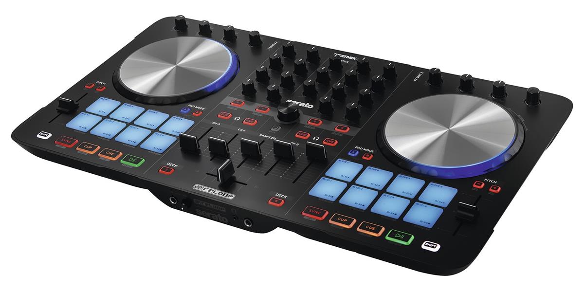 Controlador de DJ Serato Performance Pad de 4 decks, plug and play, conéctalo a la computadora y comienza a mezclar, sección de pad con 16 pads de batería multicolores para activar el modo loop, samples y hot-cue, los pads de trigger codificados por colores te brindan información visual sobre el modo y la función, modo split (los modos cue y sampler se pueden combinar), rueda de selección LED iluminada para información visual sobre la posición de la aguja virtual (solo Serato),