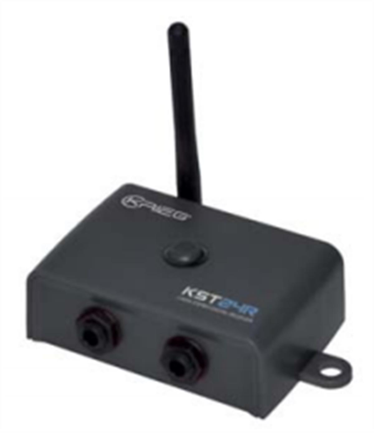 Transmisor inalámbrico de Audio para uso general. Este transmisor Digital de 2.4 GHz tiene entradas balanceadas XLR y 6.3 mm para que cualquier fuente de señal de audio con nivel máximo de línea (0.775 Vrms) pueda ser transmitida a una distancia máxima de 25 mts.