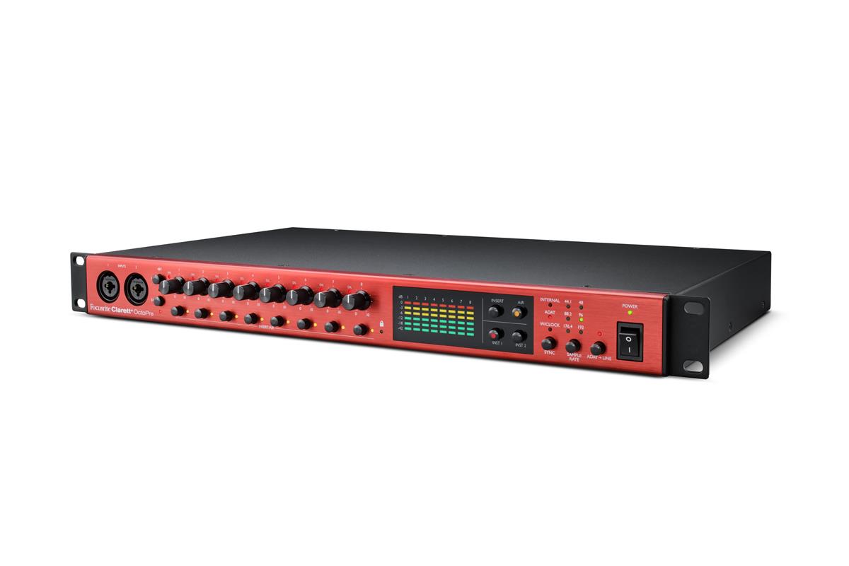 AUDIO DE CALIDAD SUPERIOR A TRAVÉS DE ADAT
Agregue Clarett+ OctoPre a un 2Pre, 4Pre u 8Pre para ampliar su E/S de forma fácil y consistente a través de ADAT. Los usuarios que no son de Clarett+ pueden actualizar a un estándar profesional conectándose a cualquier interfaz habilitada para ADAT, llevando el sonido clásico de Focusrite a sus grabaciones, así como la calidad premium ofrecida por Clarett+ OctoPre.
