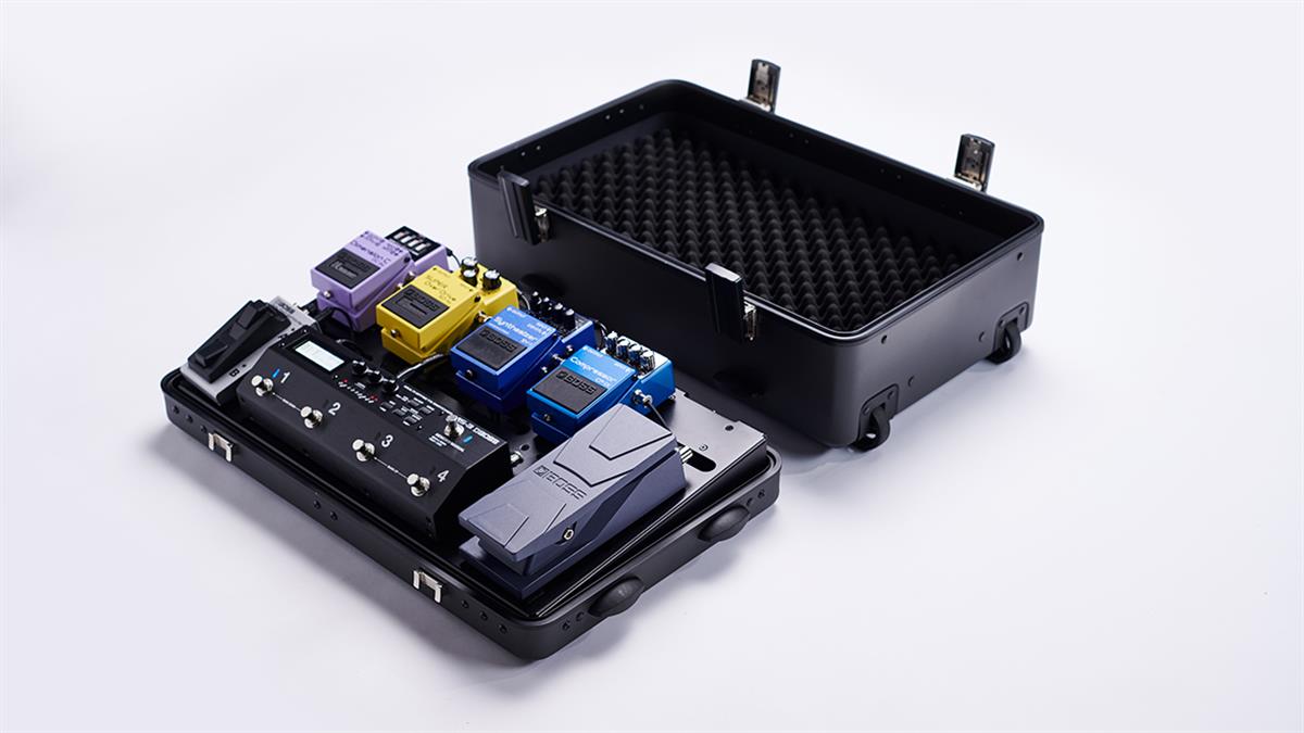 Pedalboard de nueva generación tipo maletín con mayor versatilidad para pedales modernos