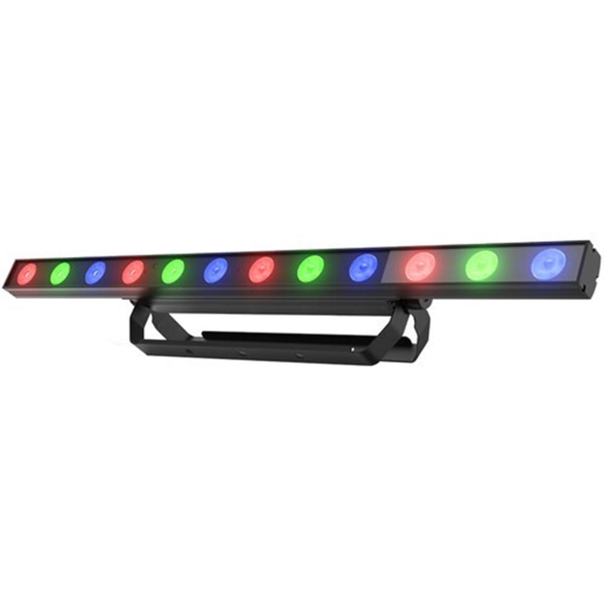La barra de luz LED de 6 colores, de tamaño completo funciona como efecto de chase, cegador o wash de pared

Receptor RF incorporado compatible con los controles remotos RFC y RFC-XL opcionales

Compatibilidad para su uso en Instant Light Show (ILS)

Compatibilidad D-Fi USB para control inalámbrico maestro/esclavo o DMX

Genera un amplio espectro de colores y logra temperaturas de color de aspecto natural con la tecnología LED 6 en 1

3 zonas de control crean increíbles efectos de persecución

Acceso conveniente a múltiples programas prediseñados con o sin DMX