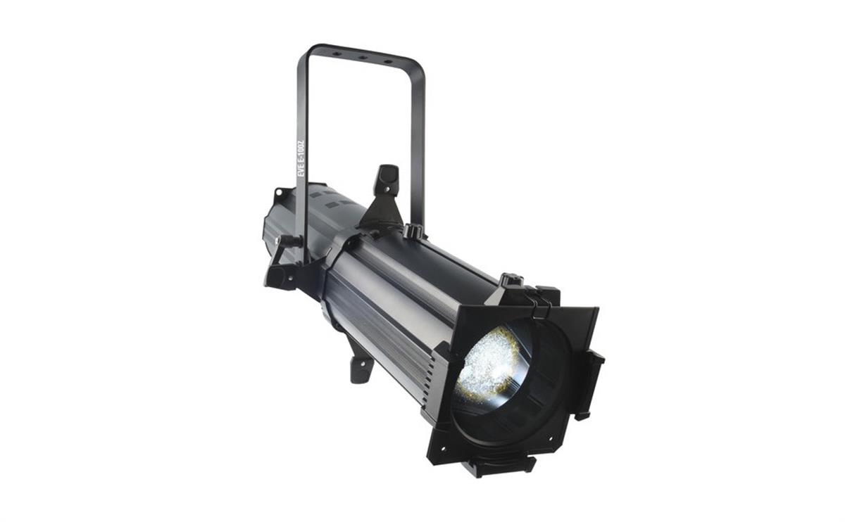 Luminaria elipsoidal de luz blanca cálida para aplicación móvil e instalación

Resalte con facilidad cualquier zona modelando la forma del haz de luz con las cortadoras integradas

Flexibilidad para proyectar desde cualquier distancia ajustando el zoom manual

Incluye soporte para gobos de cristal o de acero, y porta micas de color

Ahorre cables y extensiones conectando en cadena la alimentación de múltiples unidades

Elimina la necesidad de controladores de DMX al operarlo de forma independiente

Operación libre de parpadeos (flicker-free), ideal para utilizarse en captura de video