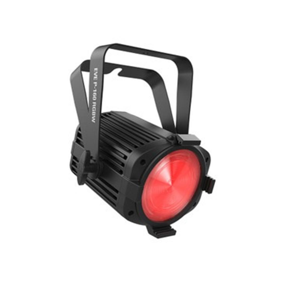 Luz wash robusta diseñada para aplicaciones móviles y de instalación

Las lentes magnéticas intercambiables incluidas cambian el haz a los ángulos deseados

Salida full color así como temperaturas de color blanco preestablecidas integradas

Soporte de marco de gel incorporado y ranura para accesorios de 6¼ pulgadas para sujetar las cortadoras

El diseño sin ventilador garantiza un funcionamiento 100% silencioso

Sin parpadeos en el video debido a la atenuación de LED de alta frecuencia

Compatibilidad D-Fi USB para control maestro / esclavo inalámbrico o DMX

La carcasa de aluminio fundido proporciona una resistencia adicional sin el peso

Conexiones de entrada / salida de alimentación compatibles con powerCON® para enlace de alimentación