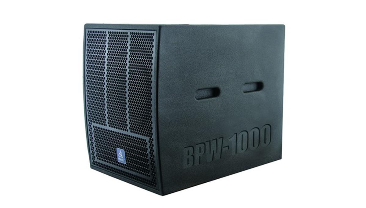 Sistema
Caja acústica activa, BPW, 1 x 18”
Componentes Grave
P.Audio® SEC-18S, 8 Ω, 1,000 Wrms
Sensibilidad (1W/1mt)
98 dB
Manejo de potencia (RMS)
1,000 Wrms
Impedancia
8 Ω
Pico máximo SPL
124 dB @ 1 mt
Respuesta de frecuencia (-3dB)
55 Hz - 101 Hz
Respuesta de frecuencia (-6dB)
49 Hz - 110 Hz
Amplificación
SP 1500, BACK STAGE® Clase H, 1,500 Wrms