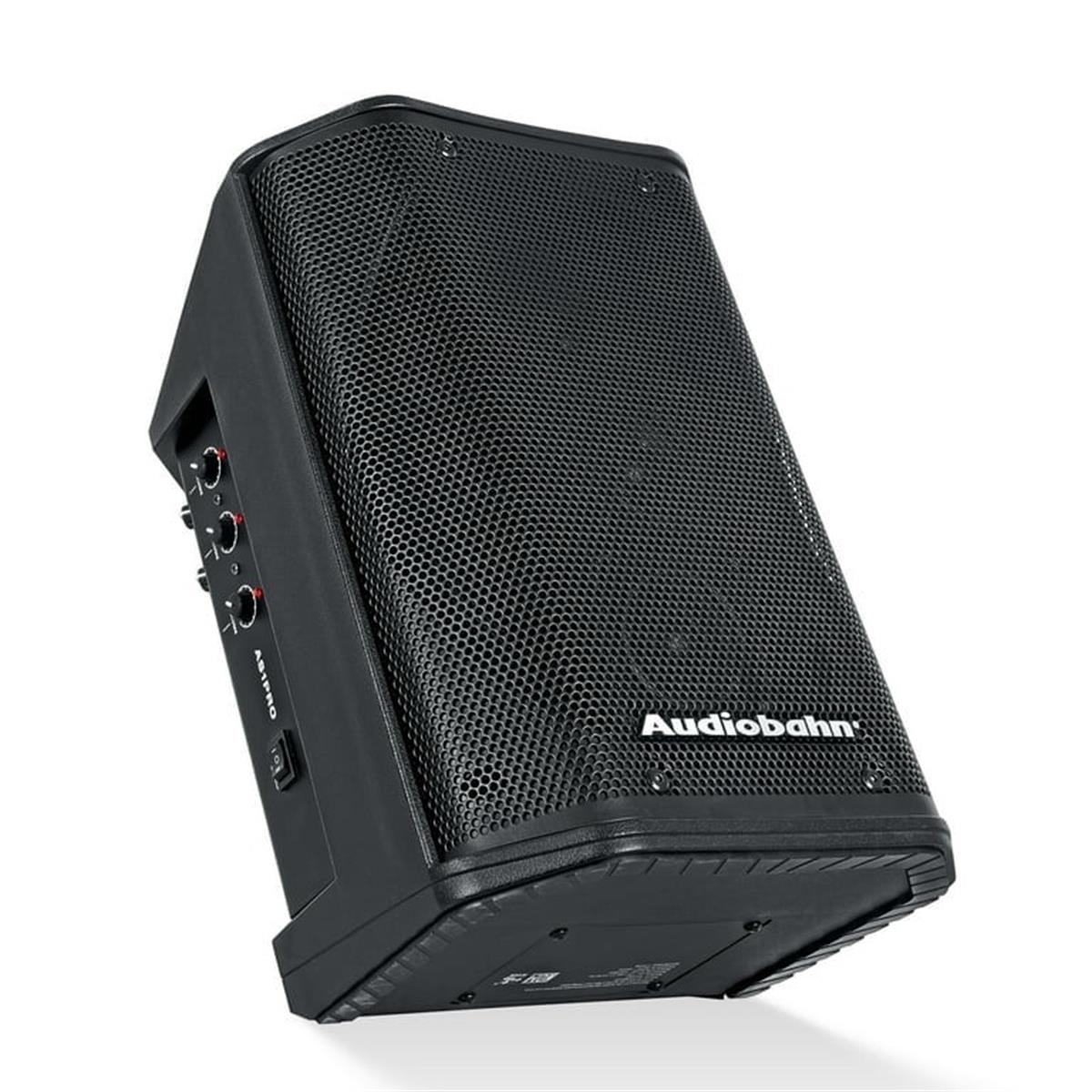 Tipo Un Sistema PA imbatible multi-posición todo en uno con funcionamiento de batería
Transductor LF 1* subwoofer de 16,51 cm (6.5”), bobina móvil de 3,81 cm (1.5”).
Transductor HF 3*6,98 cm (2.75”), imán de neodimio, 1* bobina móvil.
Frecuencia de respuesta (-6dB) 60 Hz – 18 kHz
Nivel máximo de presión sonora (1m, espacio libre) 114 dB
Impedancia 40hms
Amplificación Clase D con DSP incorpo